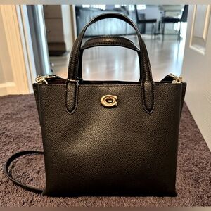 EUC Coach Willow Tote 24, pebbled black leather
